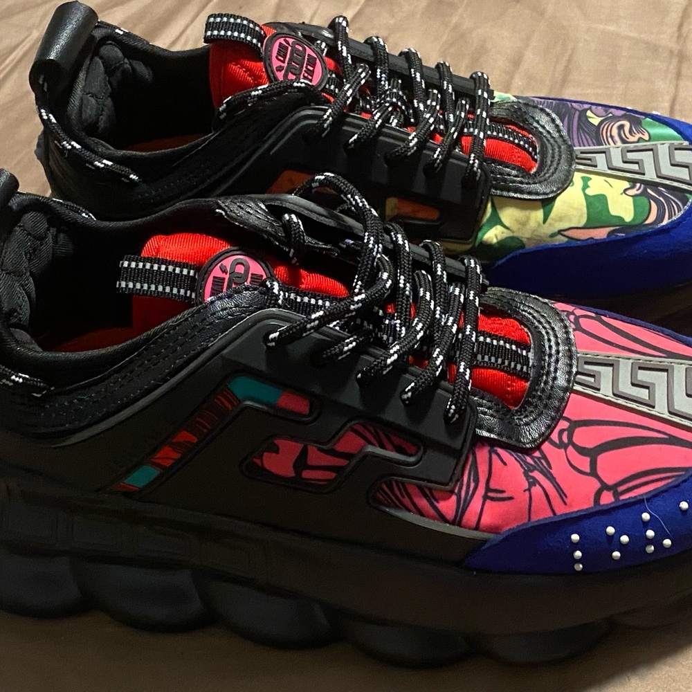 New Versace chain reaction
